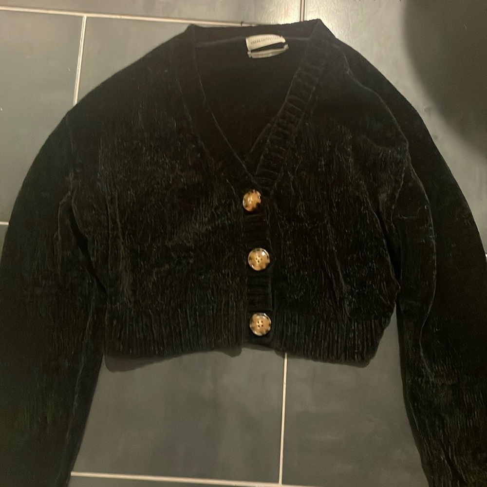 Urban outfitter cropped v line sweater